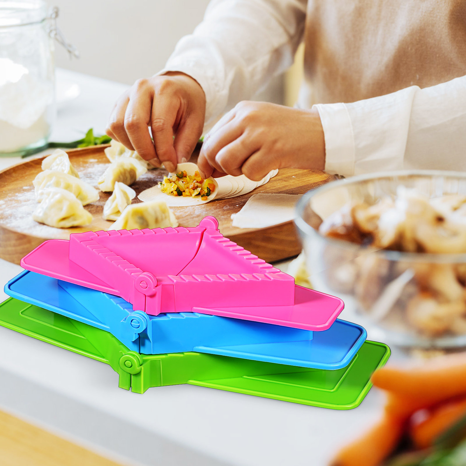 3個入り餃子型セット プラスチック製 正方形 手動餃子メーカ - Dumpling Press Set のレビューと価格